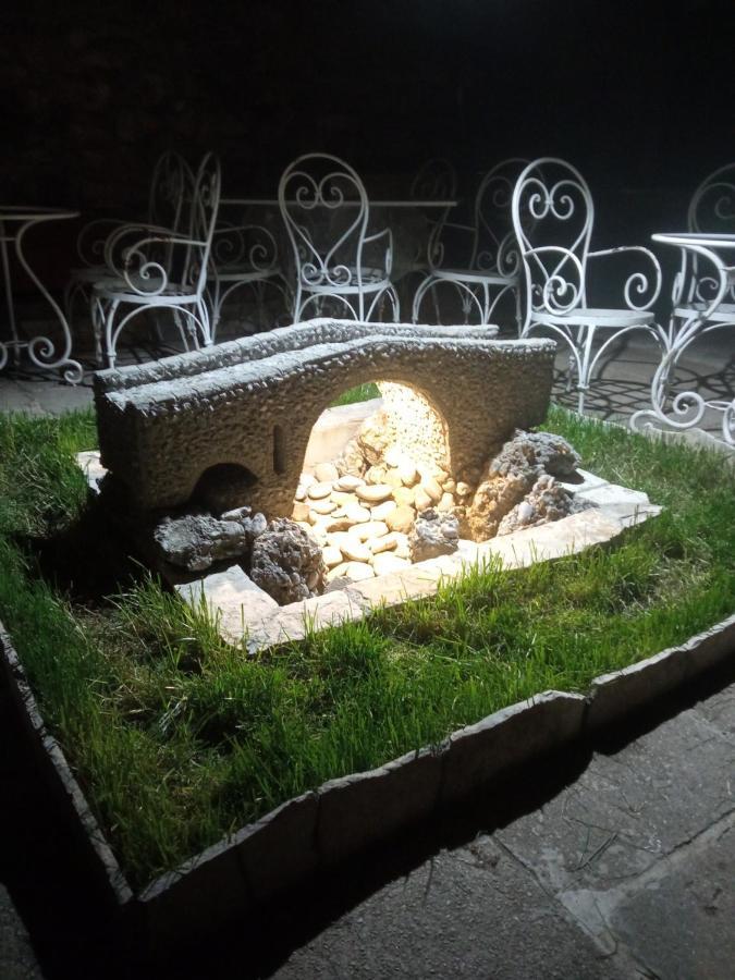 Heart Of Old Town Guesthouse Podgorica Exteriör bild